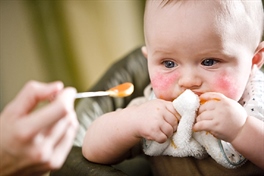 آلرژی غذایی در نوزادان و کودکان خردسال